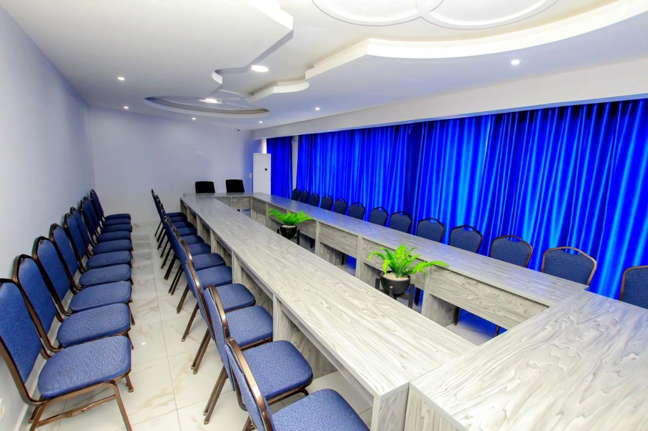 Hotel Galilee Cotonou Buitenkant foto