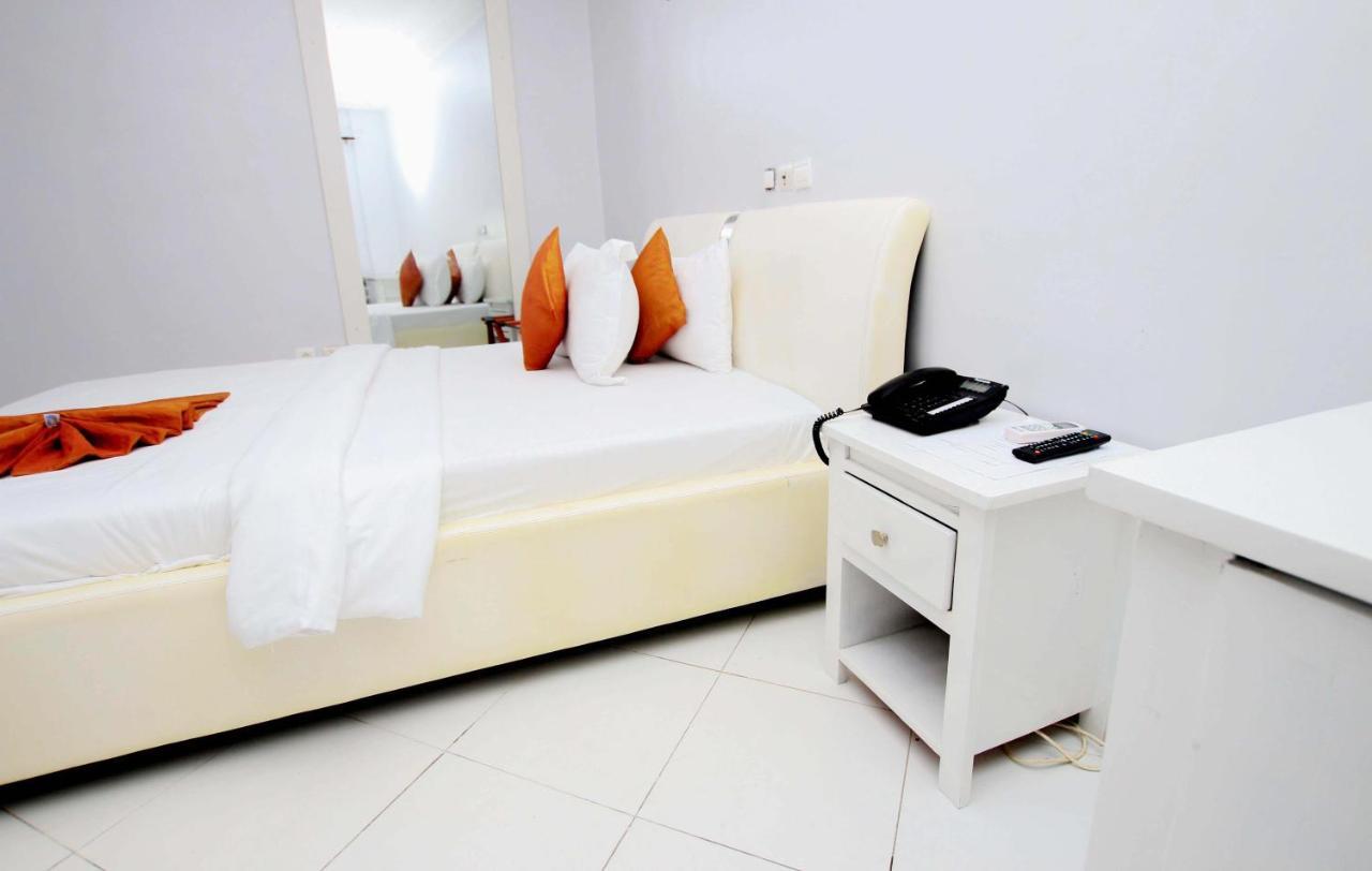 Hotel Galilee Cotonou Buitenkant foto