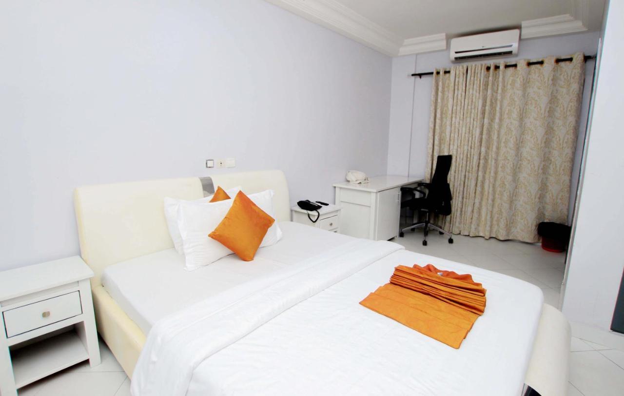 Hotel Galilee Cotonou Buitenkant foto