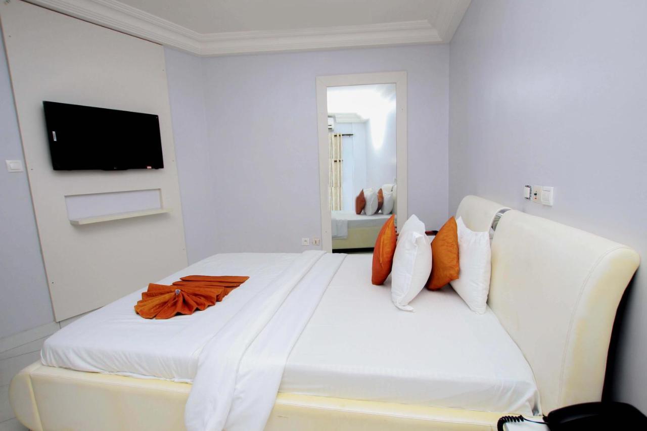 Hotel Galilee Cotonou Buitenkant foto